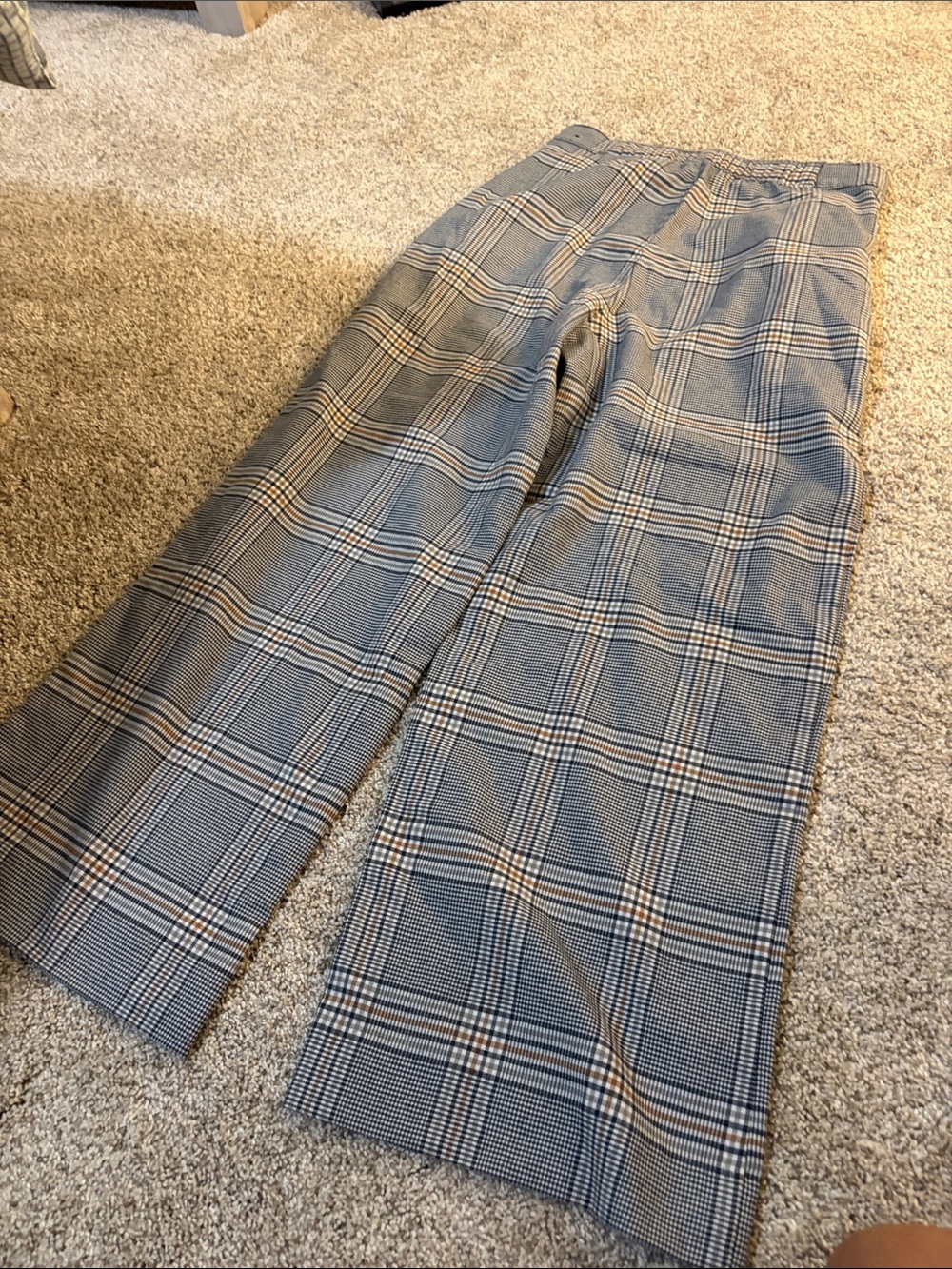 Abercrombie and Fitch women’s Gray Plaid Wide-Leg Dress Pants - Picture 4 of 4